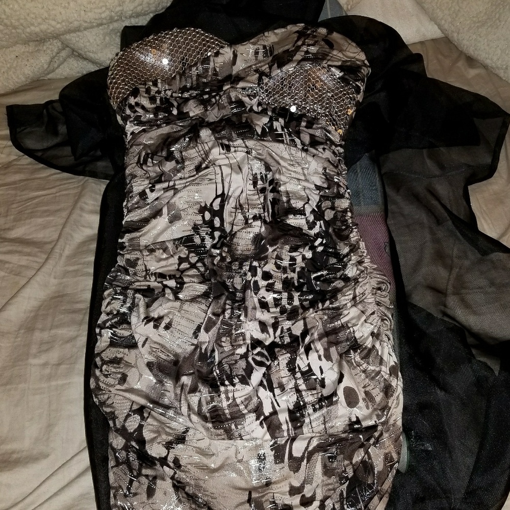 Dress - Picture 3 of 6